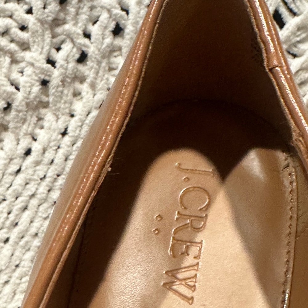 J.Crew Brown Tan Preppy Faux Leather Bow Flat Loafers Size 7 classic career - Picture 2 of 8